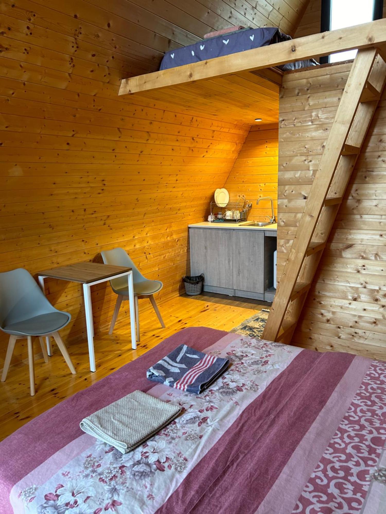 Cottage In Udabno Exterior foto